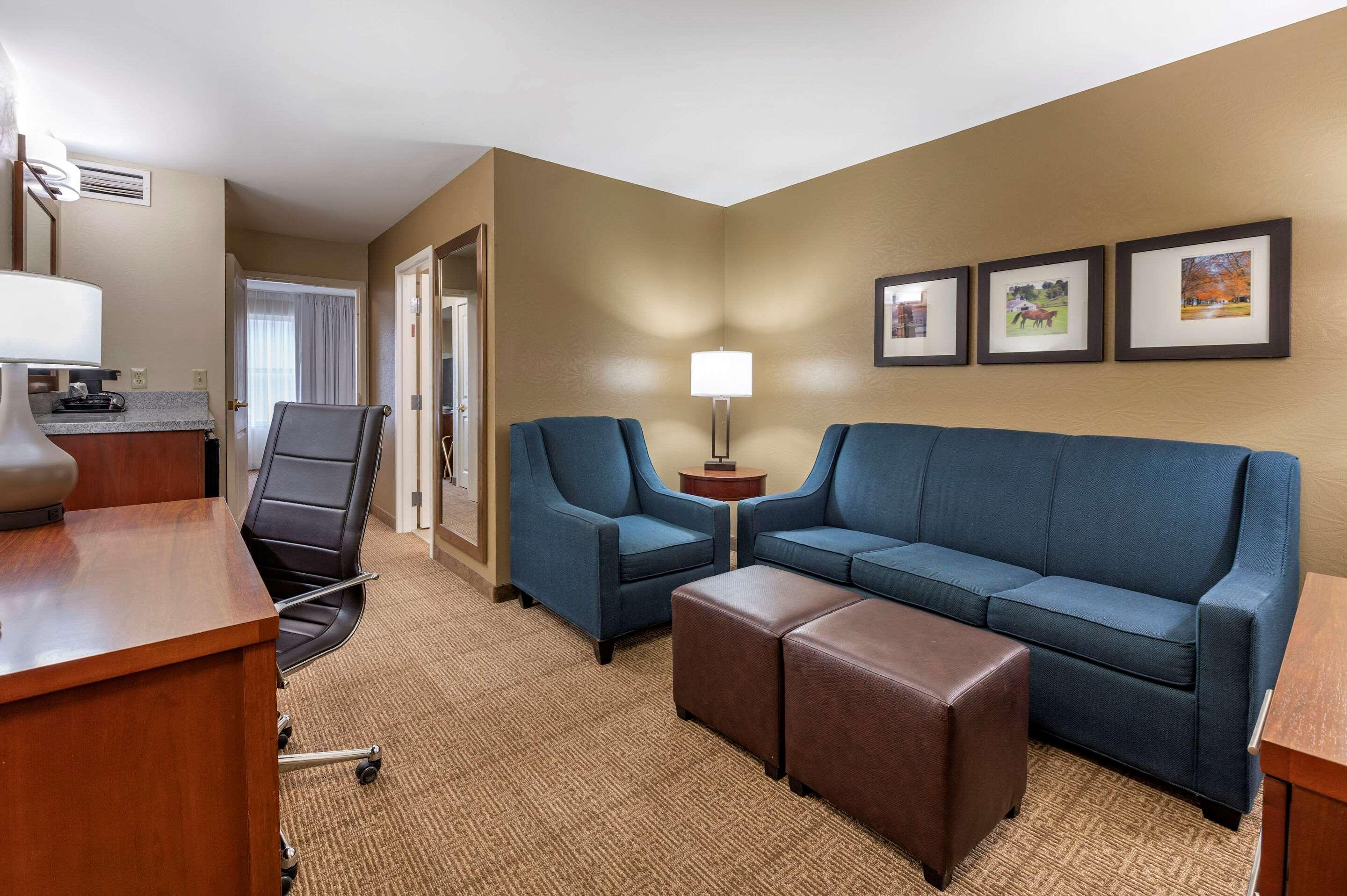 Comfort Inn & Suites Northern Kentucky Wilder Buitenkant foto
